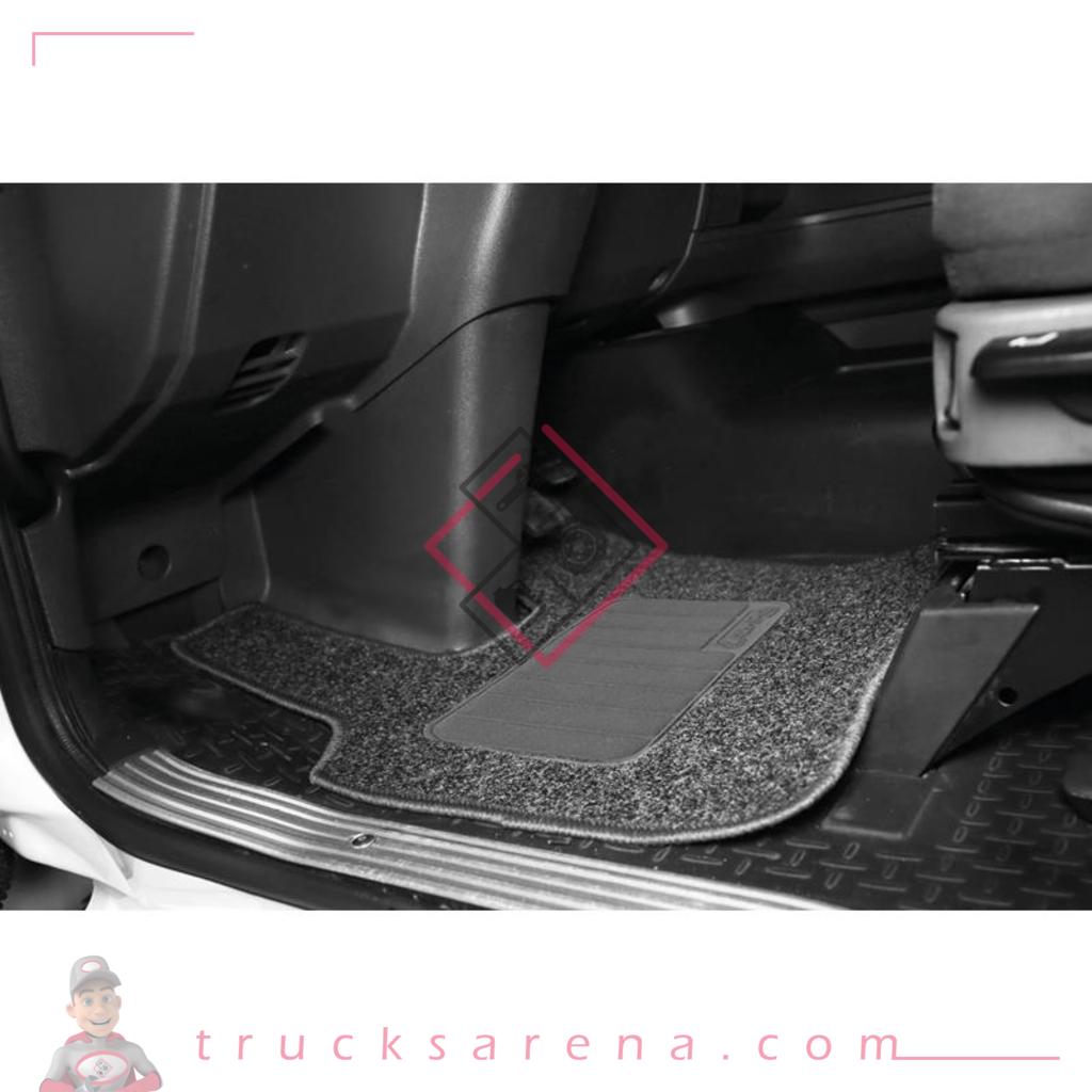 Set tapis sur mesure en moquette - compatible pour  Scania G Serie 5 (03/04>08/09) -  Scania G Serie 6 (09/09>08/13) -  Scania G Serie 6 - Streamline (09/13>12/17) -  Scania R Serie 5 (03/04>08/09) -  Scania R Serie 6 (09/09>08/13) -  Scania R Serie 6 - Streamline (09/13>12/14) pas de siège Recaro